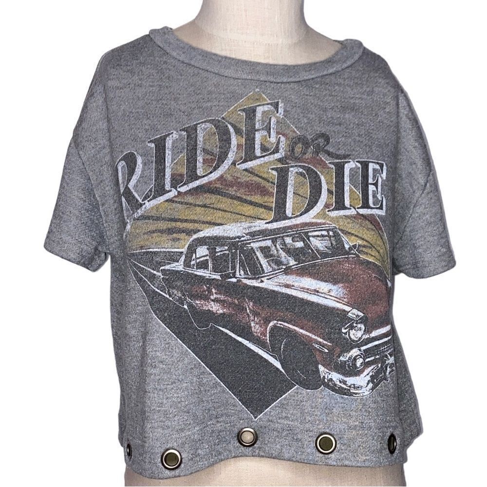 Fashion Nova Car Tee Shirt Woman’s Size L